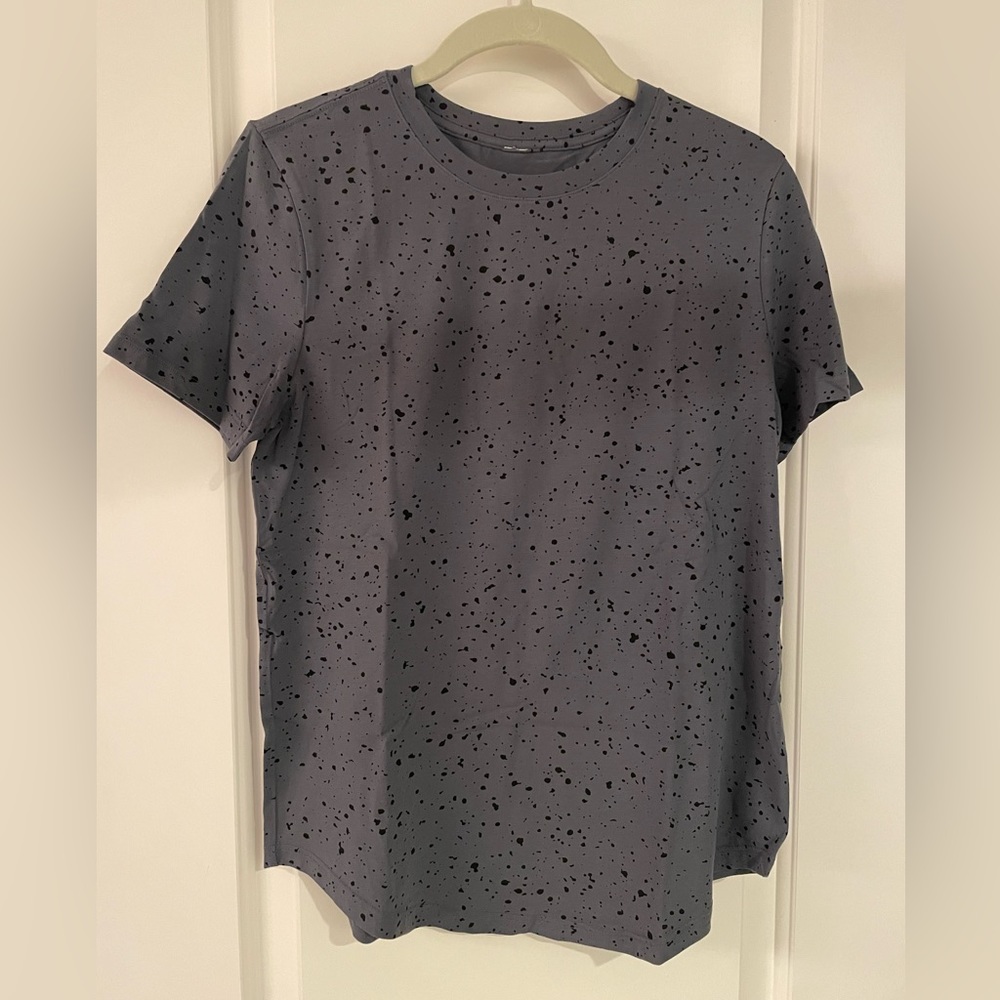 Lululemon Athletics Medium Tee